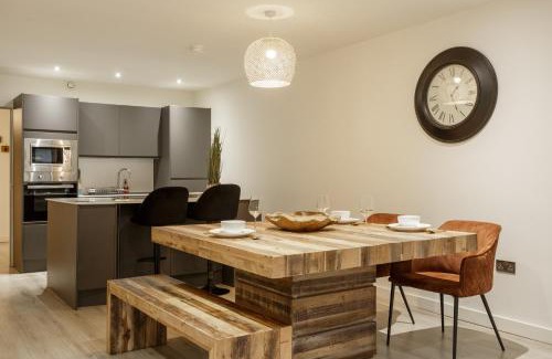 Bradford Apartamento | Exclusive Penthouse- 85 Inch Huge TV