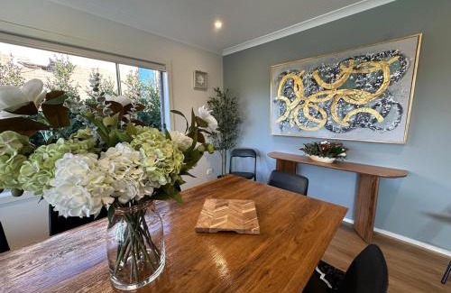 Clyde North Casa | Exclusive Perfectly Big House by My Lodgingfy International