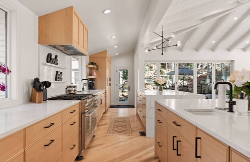 Olympus Cove Casa | Exclusive Resort Escape: Heated Pool, Spa & Pickleball by RedAwning