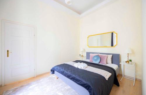 Terezvaros Apartamento | Exclusive & Spacious Central Residence w/4BEDRM 2BATHRM