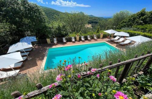 Spoleto Villa | Exclusive Spoleto Country Park Pool Park Activities Mountain View Sleeps 28