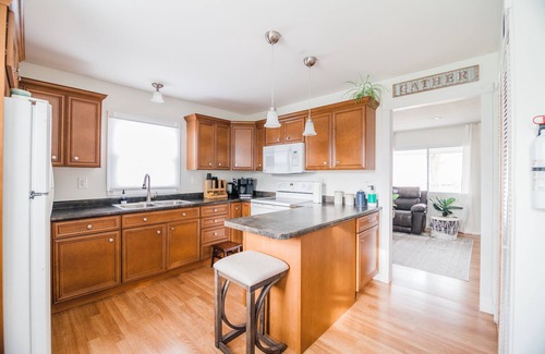 Midland Casa | Exclusive Spread | 3 Miles to Downtown | Sleeps 5
