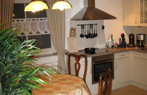 Neu Hauen Casa | Exclusiva casa en una zona tranquila con vistas al dique