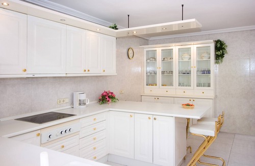 Puerto Banus Villa | Villa exclusiva El Messidor con piscina privada, 2ª línea de playa