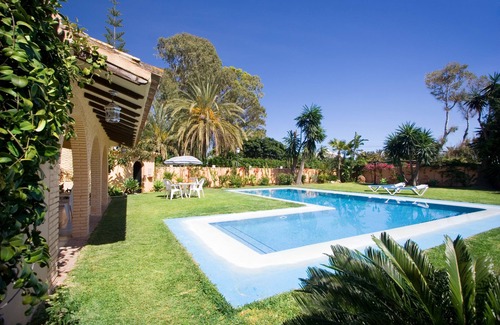 Puerto Banus Villa | Villa exclusiva El Messidor con piscina privada, 2ª línea de playa