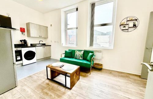 Bury Apartamento | Executive 1BR - Quiet Location - Wifi & Kitchen