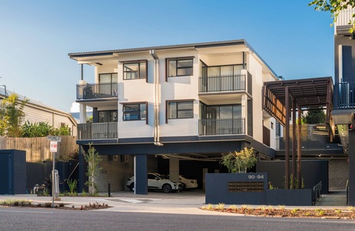 Bulimba Apartamento | Executive 2BR Bulimba Apartment enfrente del parque en Oxford St