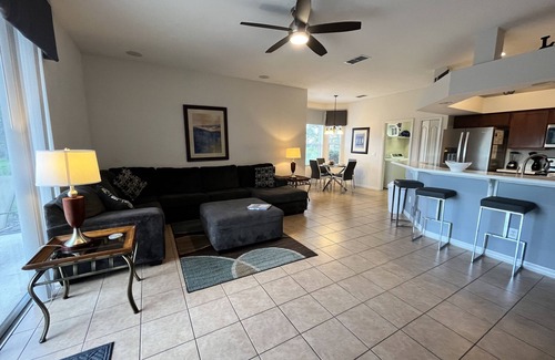 West Haven Casa | Executive 5 Bed 3 Bath Pool Home - INCLUDES POOL HEAT