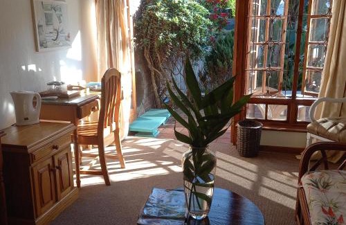 Ethekwini Apartamento | Executive Double room with en-suite and private patio