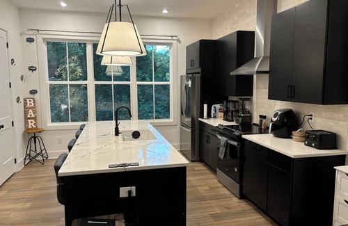 Chosewood Park Casa | Executive level Grant Park, Chosewood Park, Atlanta 3 Story Townhome w/ Garage