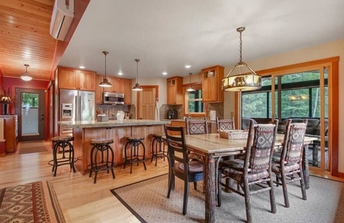 Stone Lake Cabina | Executive Luxury on LCO, Hayward