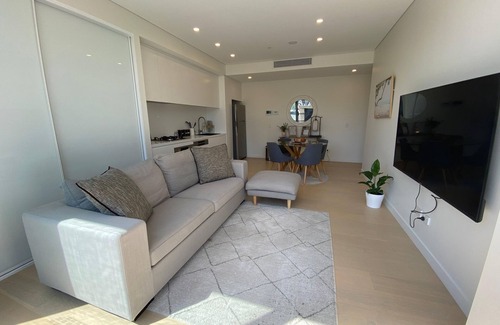 Engadine Apartamento | Executive Oasis | Chic 1BR + Courtyard Retreat