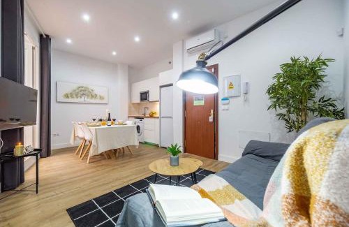 La Trinidad Apartamento | Executive Premium Studio with Terrace - Malaga Center