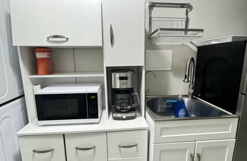 Rognel Heights Condominio | Executive Suite at Uplands