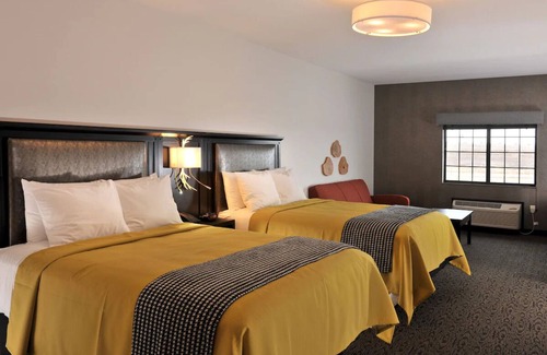 Independence Hotel | Expanded 2 Queen with Sofa Sleeper, Stoney Creek Kansas City | 2 Units