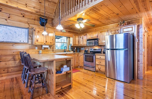 Hemp Cabina | Lujo REALOG Cabina-Ruidoso Trucha Creek-Great MTN / Valley Views-WIFI-FirePit-Arcade