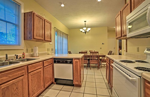 Springville Casa | Expansive Cabin with Kentucky Lake Access!