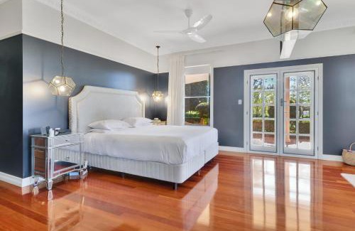 Cotswold Hills Casa | Expansive Cotswold Hills Retreat with Garden BBQ