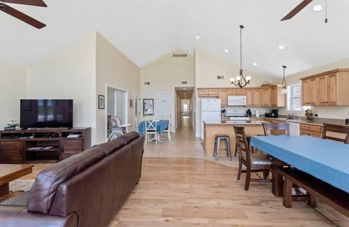 Kendall Casa | * TODO NUEVO ABIERTO MAYO DE 2019 * SWAN SHORES - PVT BEACH / DOCK; S HAVEN / SAUGATUCK AREA