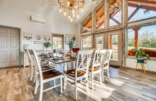 Clarkridge Casa | Expansive Mountain Home Rental with Yard and Fire Pit!