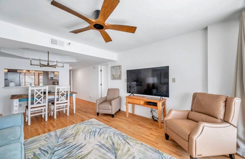 Sand Key Condominio | Expansive Views from this 19th Floor Condo