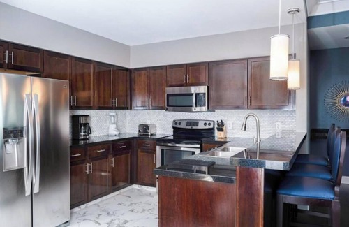 Anaheim Resort Apartamento | Experience Anaheim Close to Disney, Stay in Style with Comforts of Home