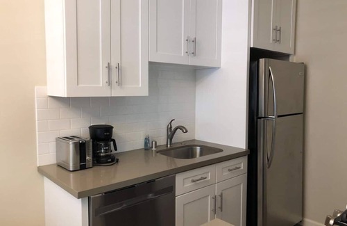 South San Mateo Apartamento | Experience comfort and convenience in this charming 1-bedroom apartment