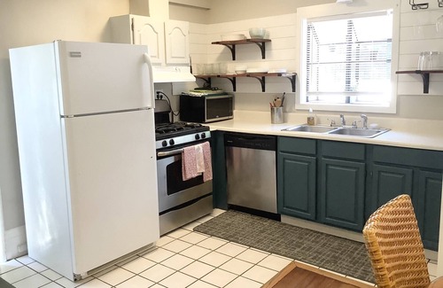Morningside-Lenox Park Cabaña | ¡Cotizada recientemente! CAMINATA A Piedmont Park - Recién amueblado - Se admiten perros - Wifi gratuito