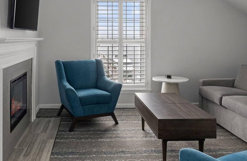 Yachting Village Complejo | Experience Newport Beauty at Wyndham Newport Onshore - 1 Bedroom