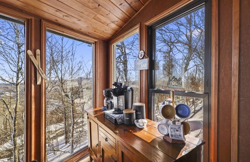 Banner Elk Chalet De Esquí | Experience Peak Bliss: Ski-In/Ski-Out Haven, 200FT to Lift, Mtn Views Aplenty!