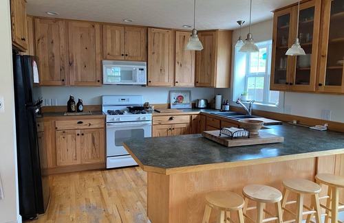 Philipsburg Casa | Experience Philipsburg in a beautiful 4-bedroom home right in the heart of town!