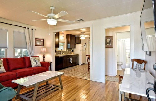 New Braunfels Casa | Experience the ultimate vacation just across from the Schlitterbahn Waterpark