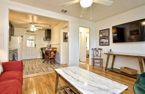 New Braunfels Casa | Experience the ultimate vacation just across from the Schlitterbahn Waterpark