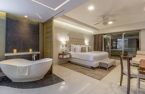 Cabo San Lucas Complejo | Experience Ultimate Cabo Luxury - 3 Bedroom Penthouse Oceanfront