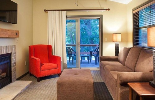 Wisconsin Dells Complejo | Experience Year-Round Family Fun at Christmas Mountain Village – 2 Bedroom Villa