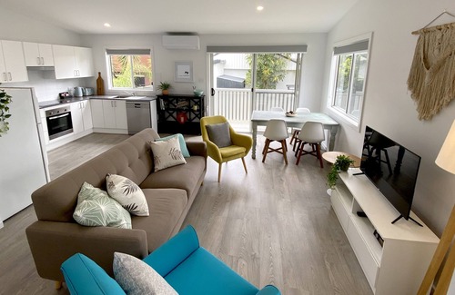 Belmont South Cabaña | Explore Lake Macquarie and Newcastle!