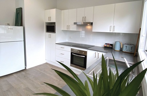Belmont South Cabaña | Explore Lake Macquarie and Newcastle!