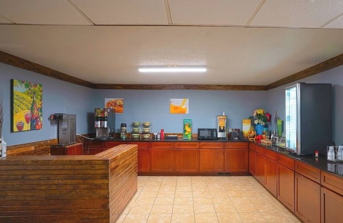 Redwood Falls Hotel | Explore Redwood Falls from Budget King Room w/ Casino & Dining Nearby