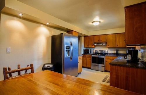 Normalville Casa | El Mill Run Manor / CAÍDA DEL AGUA HERMOSA POR MANSION