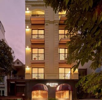 Ba Queo Hotel | Express by M Village Nguyen The Loc - Modern Airport Stay