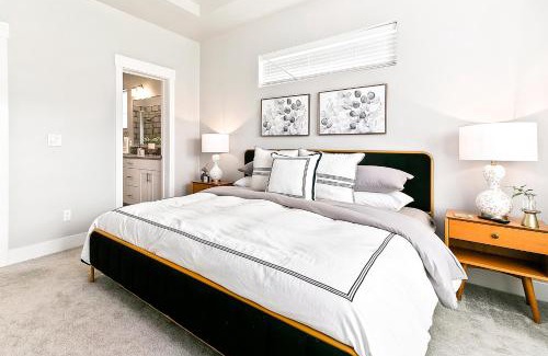 Meridian Casa | Exquisite 3BD 2BA Vacation Nest by The Village at Meridian