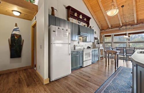 Rogers Chalet De Esquí | Exquisite, luxurious, stunning view, private, authentic log cabin