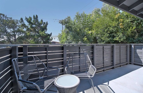 Mountain View Apartamento | Exquisite Mountain View 1BR w/ Pool, nr Groceries & Cafes, by Blueground