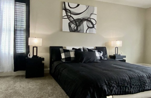 Hampton Casa | Exquisite New 4BR Home 29 min from Airport