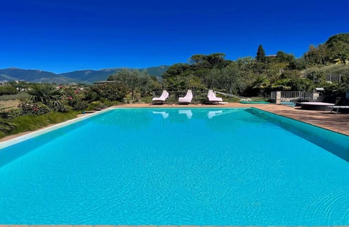 Spoleto Villa | Exquisito Spoleto-piscina-duerme-20/piscina, jacuzzi, jardines - vistas fabulosas
