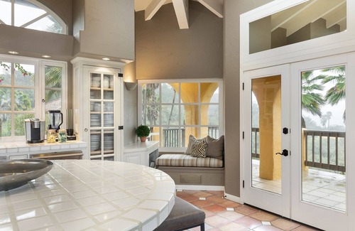 Glen Ellen Casa | Exquisita Villa Enoturística, Bodega Y Cueva Del Vino, Villa Montebella