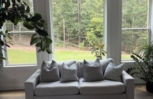 Cliftondale Casa | Exquisitely Decorated Spacious 4-bedroom Home close to Airport