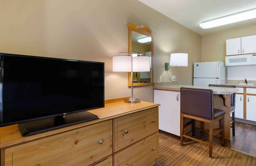 Linthicum Heights Hotel | Extended Stay America Select Suites Baltimore BWI Airport