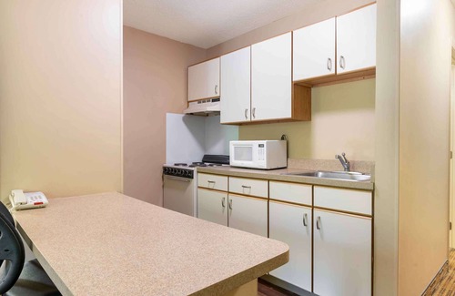 Maryland Heights Hotel | Extended Stay America Select Suites St Louis Westport Craig