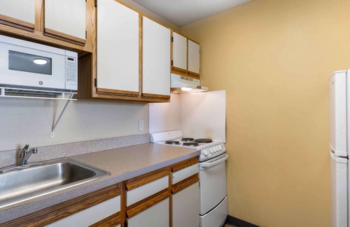 Maryland Heights Hotel | Extended Stay America Select Suites St Louis Westport Craig